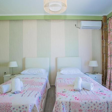 Laura Beach House Аликес Екстериор снимка