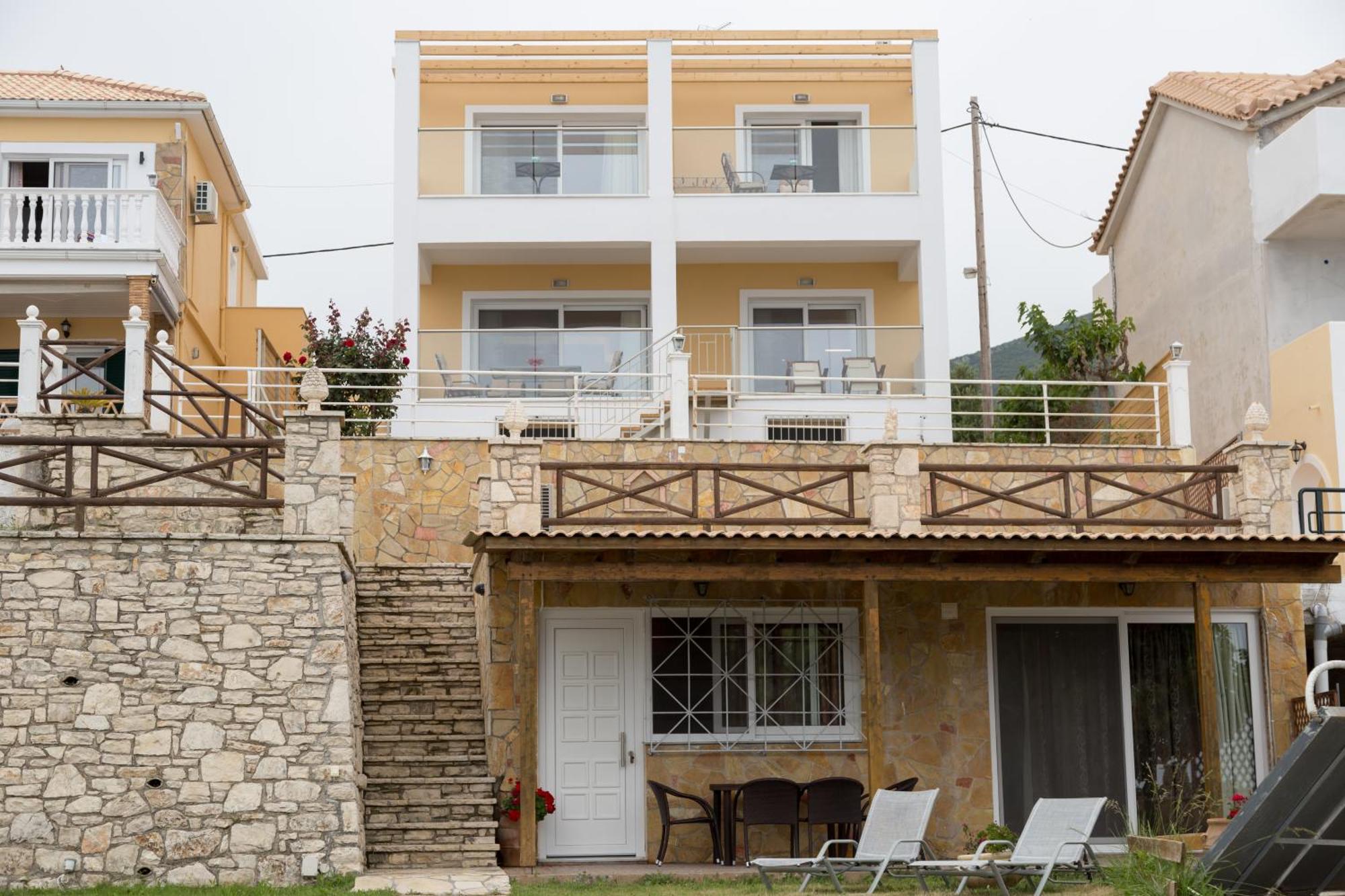 Laura Beach House Аликес Екстериор снимка