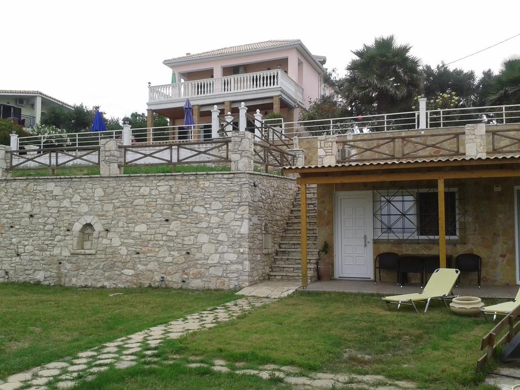 Laura Beach House Аликес Екстериор снимка