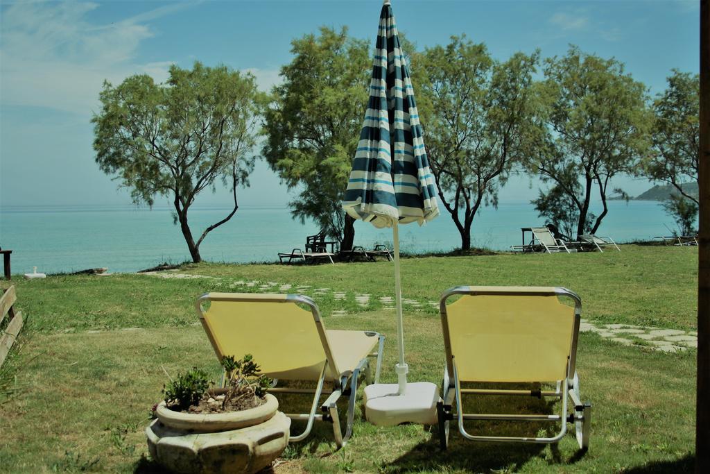 Laura Beach House Аликес Екстериор снимка