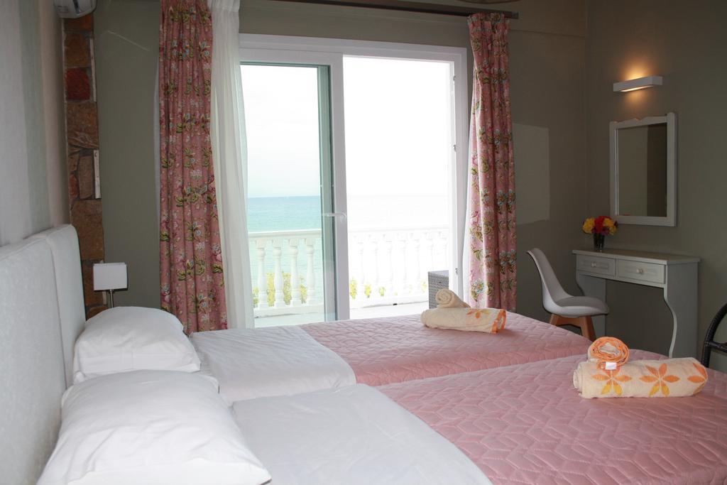 Laura Beach House Аликес Екстериор снимка
