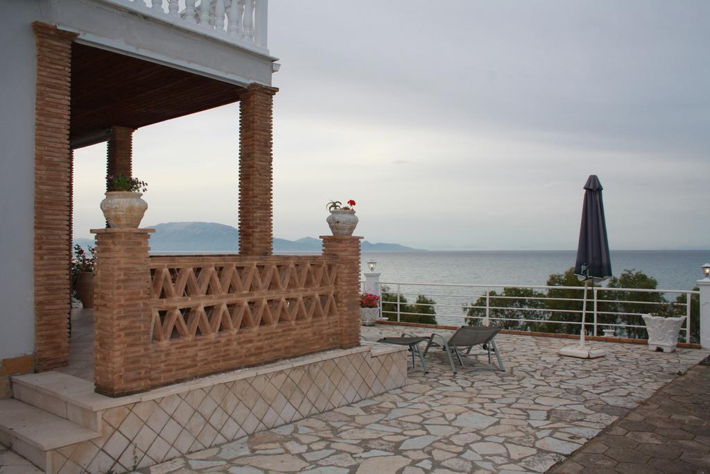 Laura Beach House Аликес Екстериор снимка