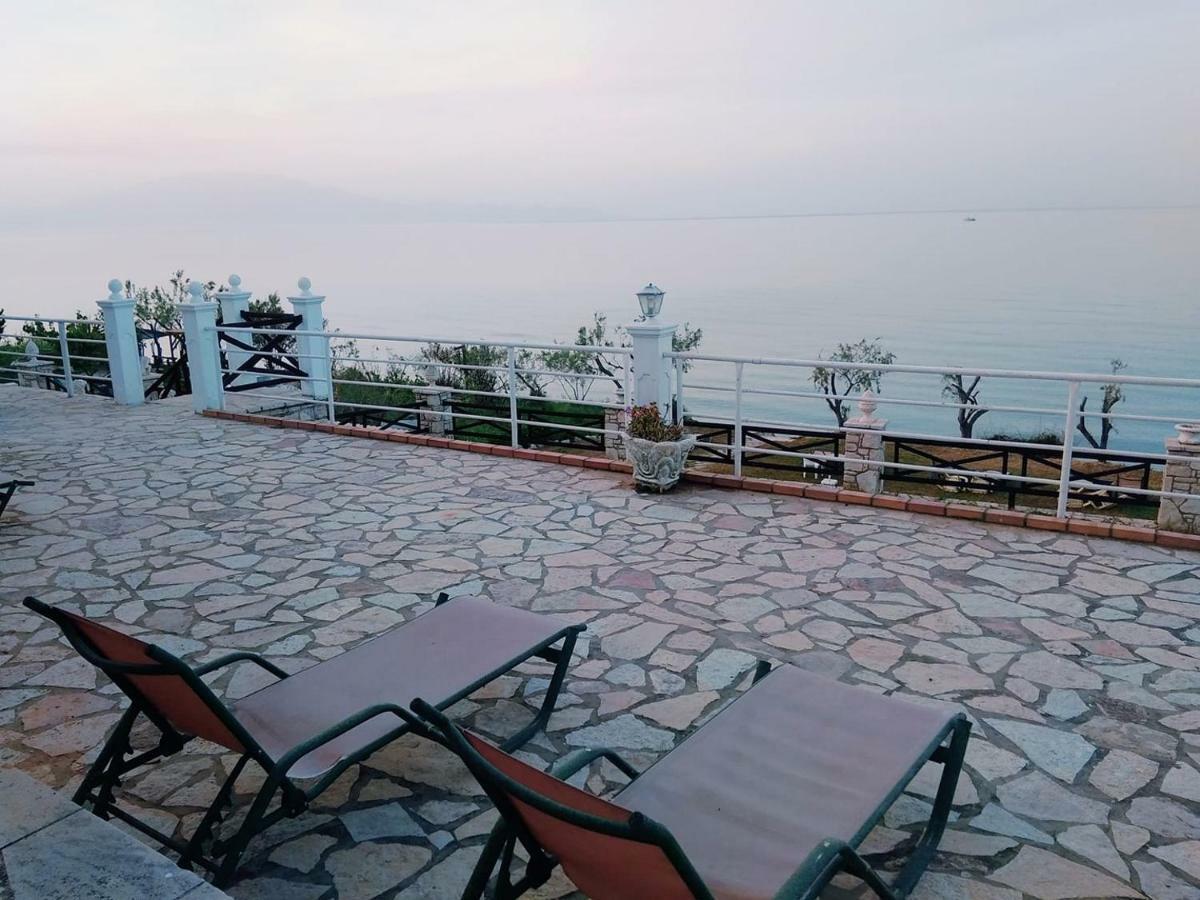 Laura Beach House Аликес Екстериор снимка