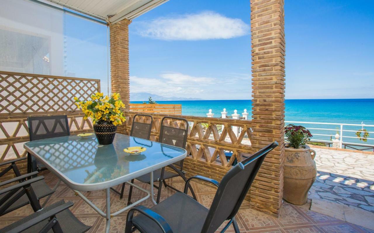 Laura Beach House Аликес Екстериор снимка