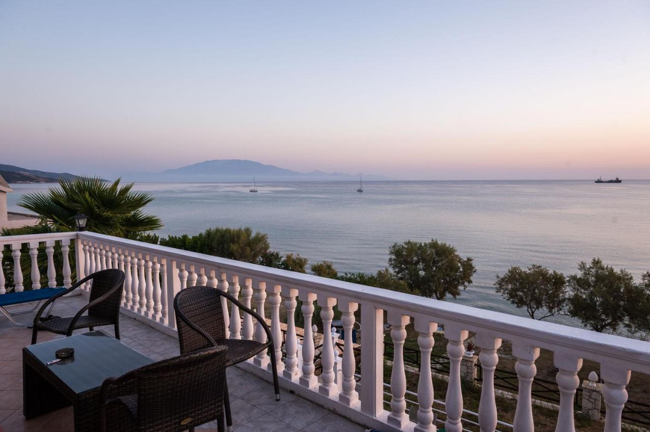 Laura Beach House Аликес Екстериор снимка