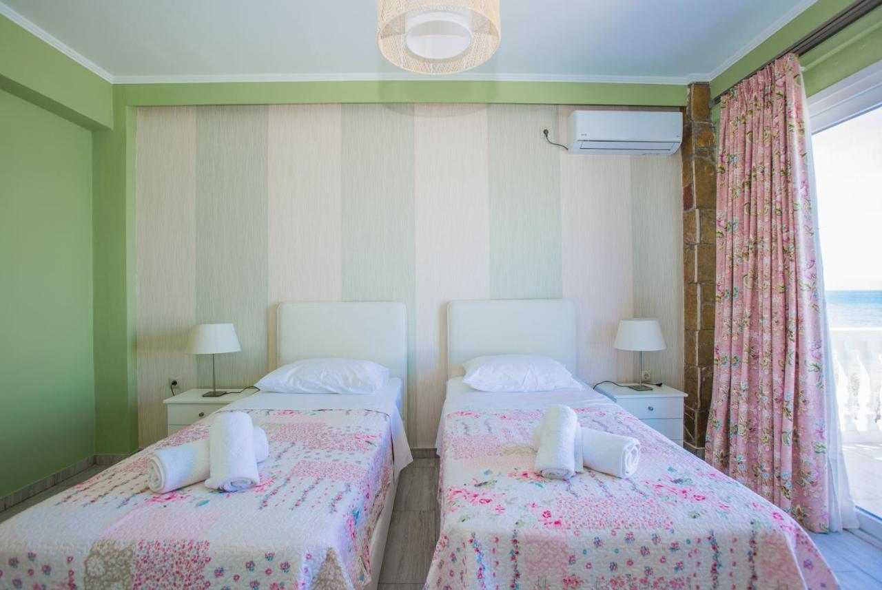 Laura Beach House Аликес Екстериор снимка